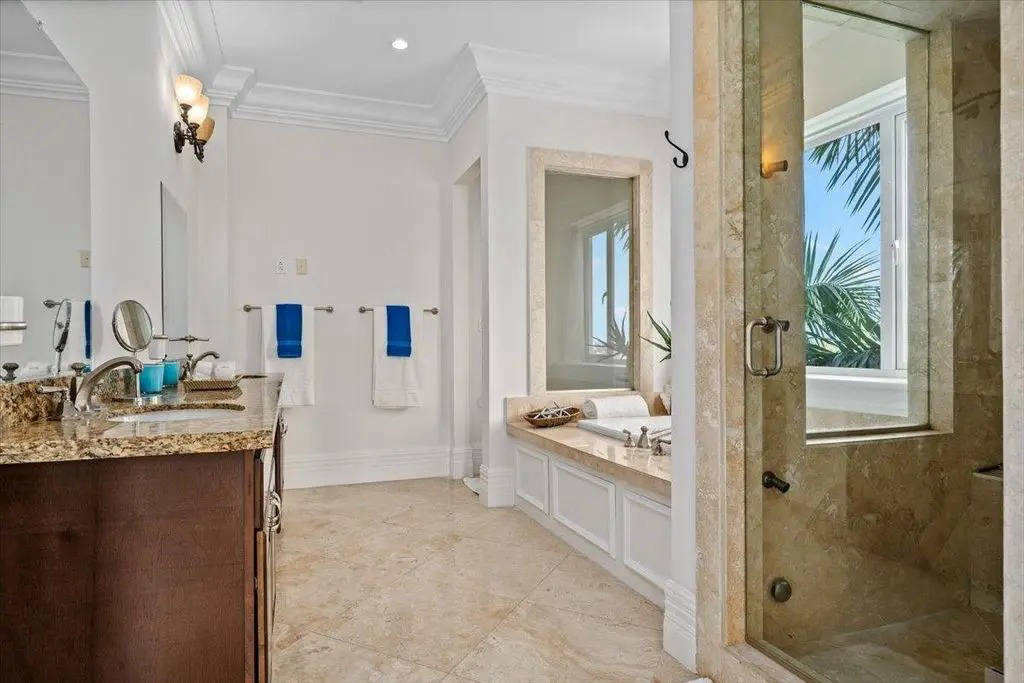 Квартира, 3294 м², 1 550 000$ — FAKTOR